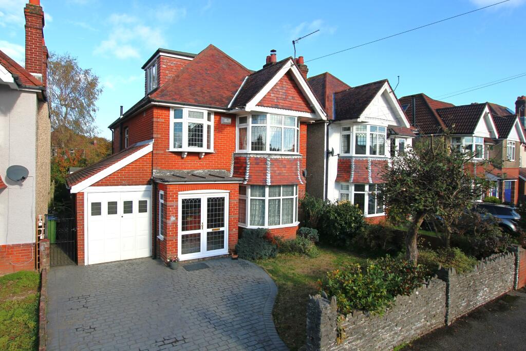 4 bedroom detached house for sale in Upper Shirley, Southampton, SO15