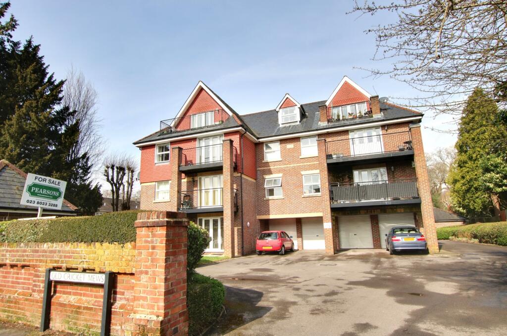 2 bedroom flat for sale in Banister Park, Southampton, SO15