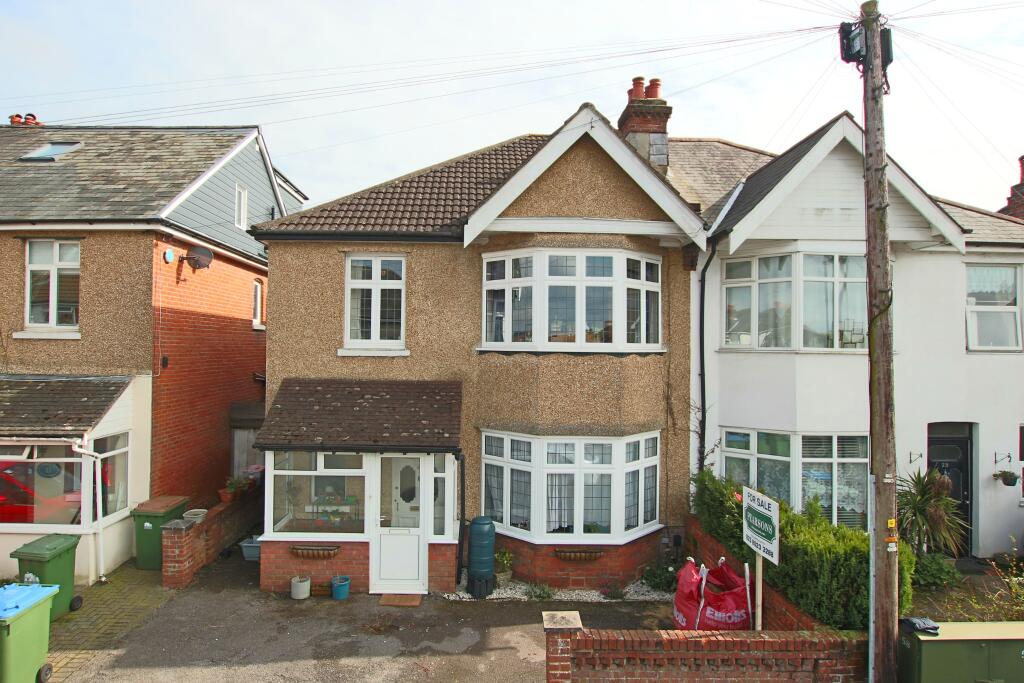 4 bedroom semi-detached house for sale in Shirley, Southampton, SO15