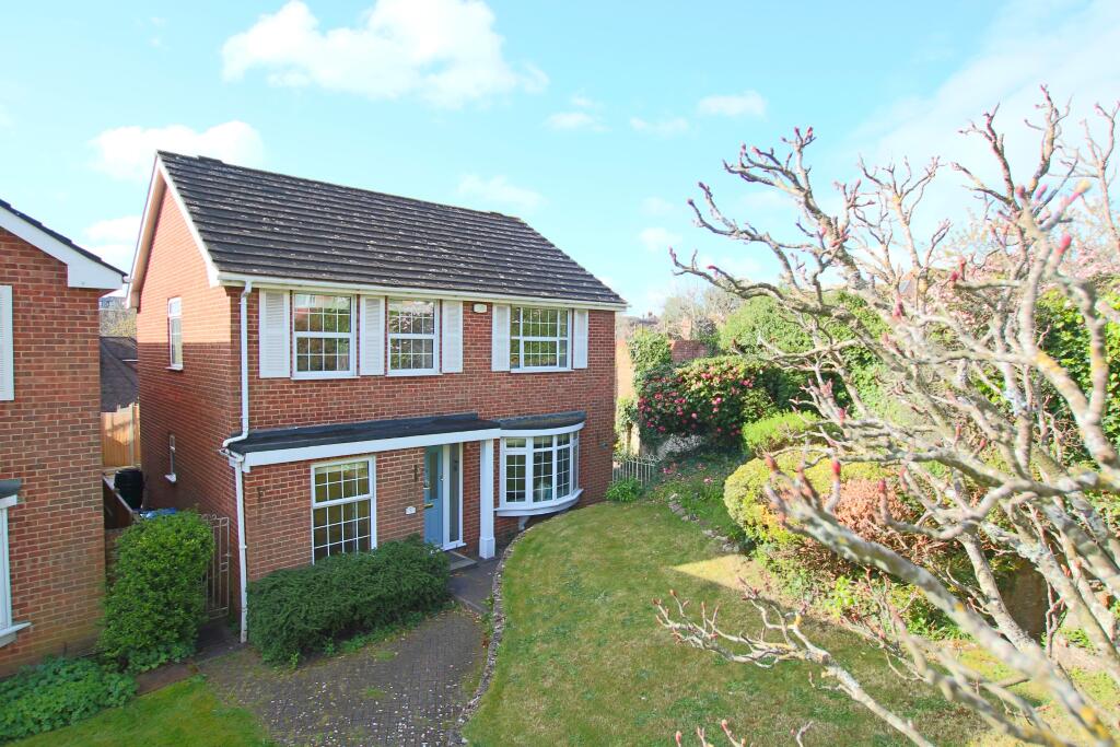 4 bedroom detached house for sale in Highfield, SO17