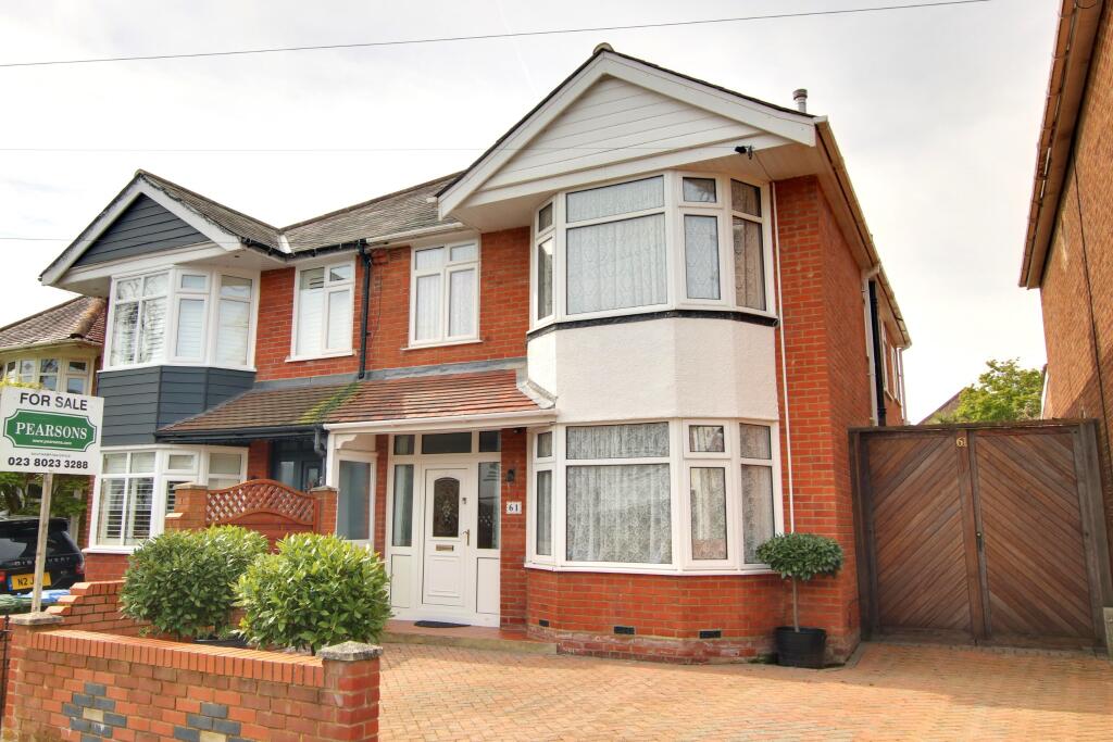 4 bedroom semi-detached house for sale in Upper Shirley, Southampton, SO15
