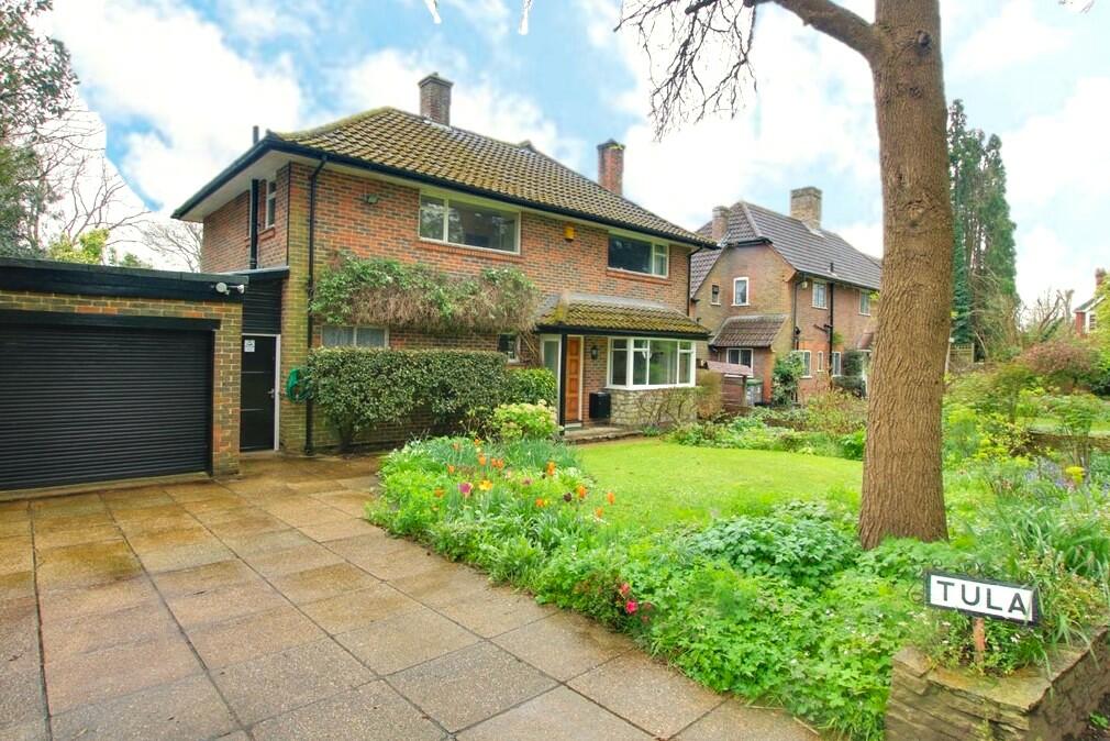 4 bedroom detached house for sale in Highfield, Southampton, SO17