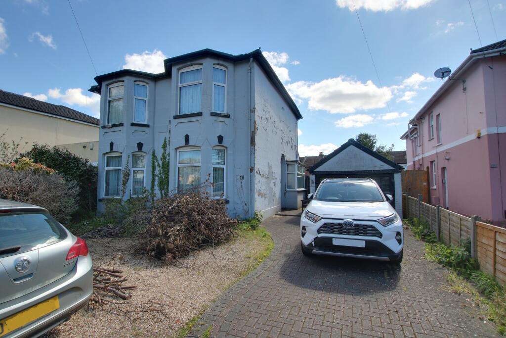 4 bedroom detached house for sale in Southampton, SO15