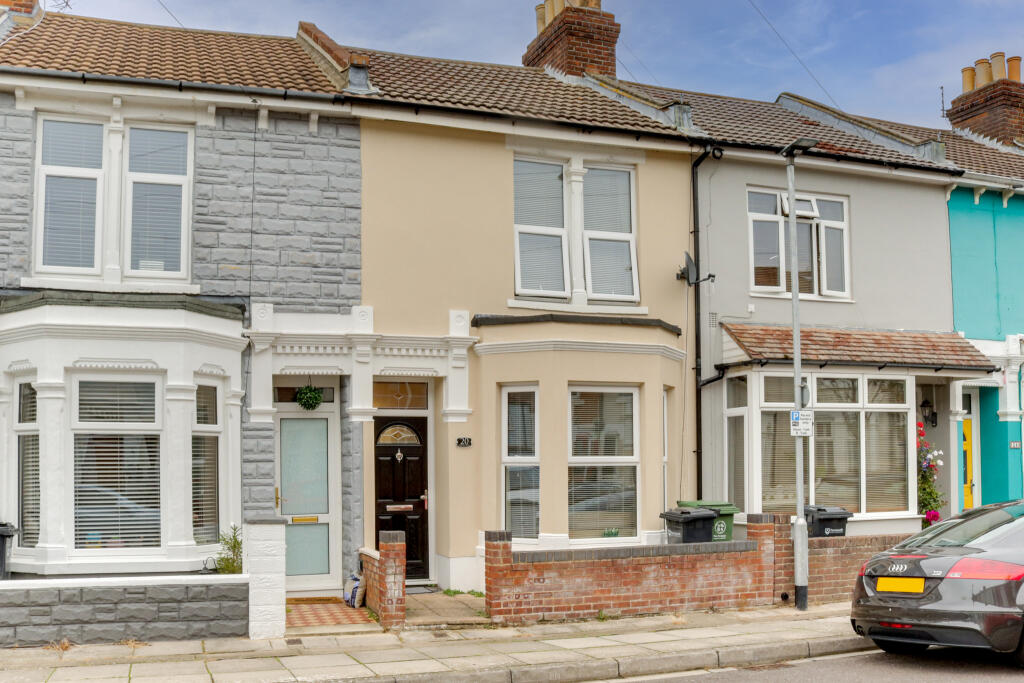 3 bedroom terraced house for sale in Collins Road, Southsea, PO4