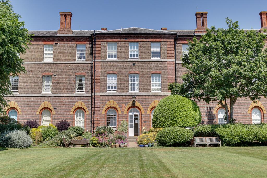 3 bedroom apartment for sale in Gunners Row, Southsea, PO4