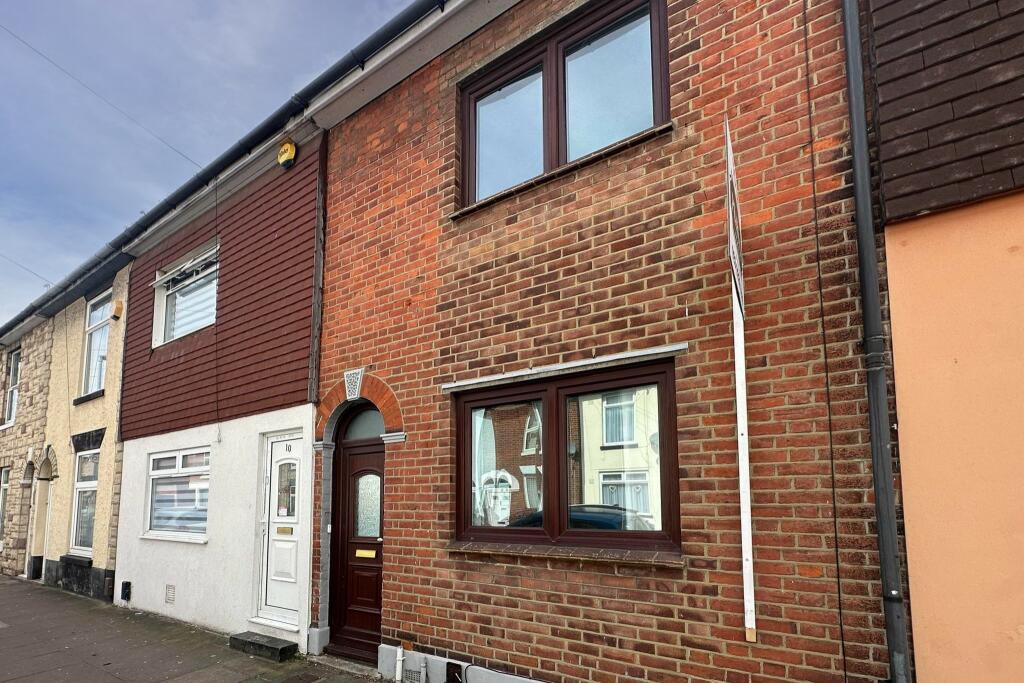 3 bedroom terraced house for rent in Portsmouth, North End Unfurnished, PO2
