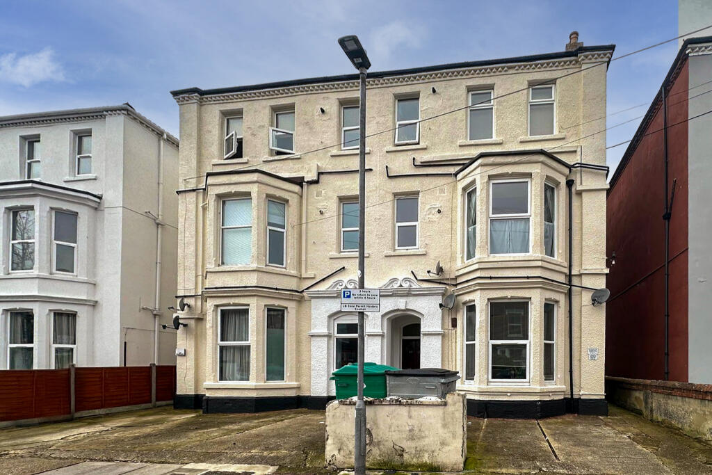 1 bedroom flat for rent in SINGLE OCCUPANTS. Southsea, St Andrews Road Unfurnished, PO5
