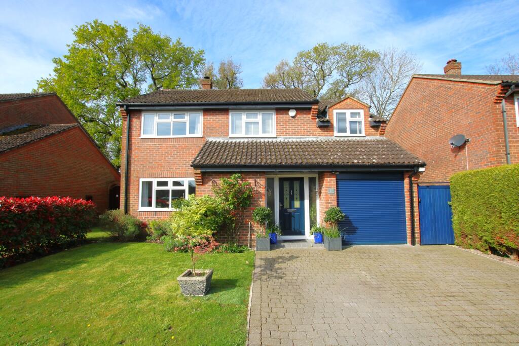 4 bedroom detached house for sale in West End, Southampton, SO18