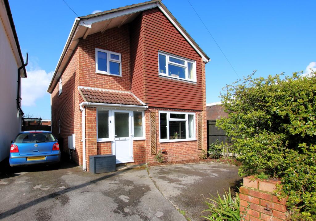 4 bedroom detached house for sale in West End, Southampton, SO30