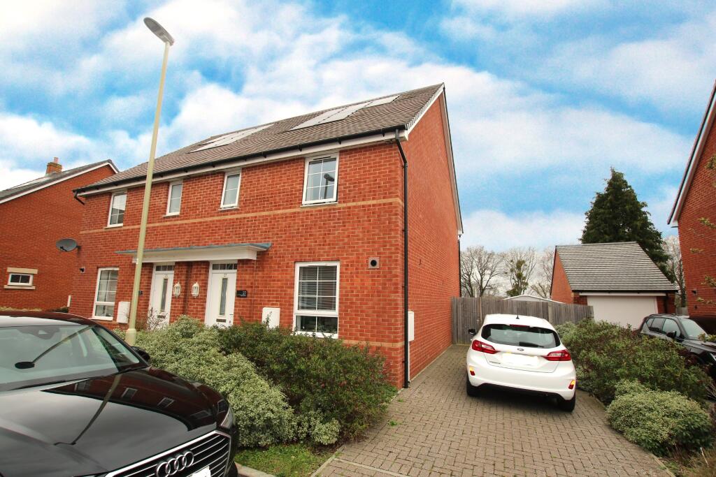 3 bedroom semi-detached house for sale in Noyce Court, West End, Southampton, SO30