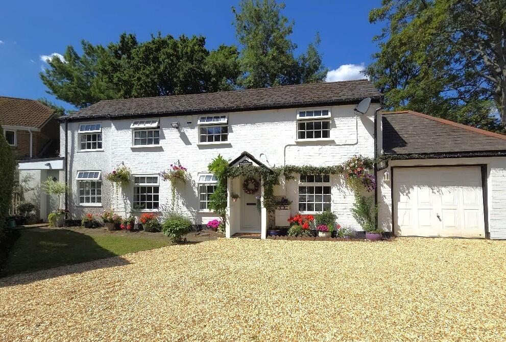 Main image of property: 2 High Street, West End, Southampton