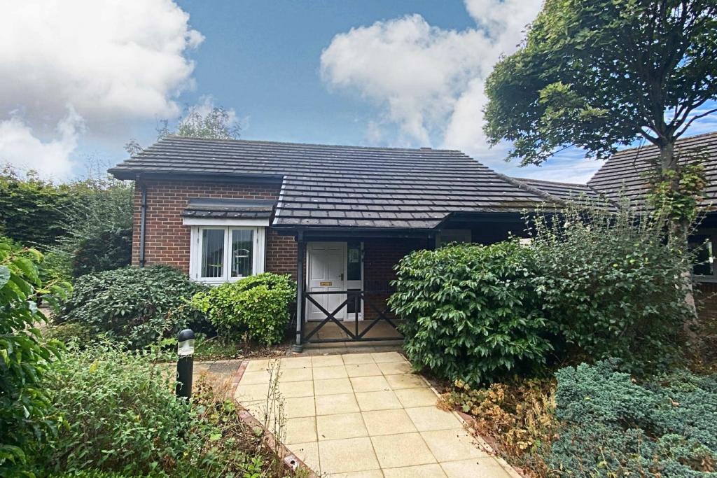 1 bedroom apartment for sale in High Wych, Sawbridgeworth, CM21