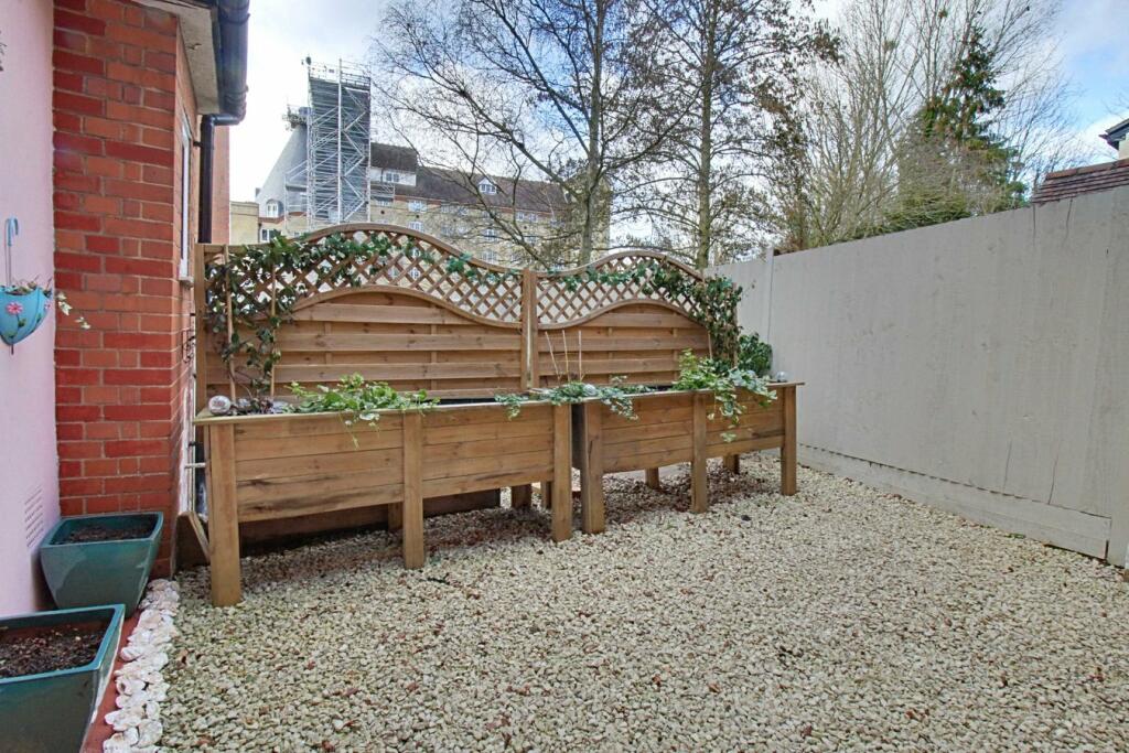 1 bedroom apartment for sale in Sheering Lower Road, Sawbridgeworth, CM21