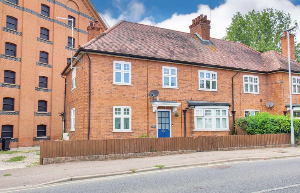 1 bedroom apartment for sale in Sheering Lower Road, Sawbridgeworth, CM21