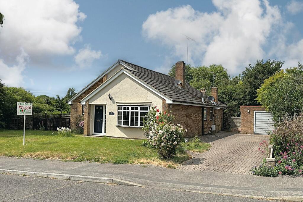 3 bedroom bungalow for sale in Cannons Lane, Hatfield Broad Oak, Stortford, CM22