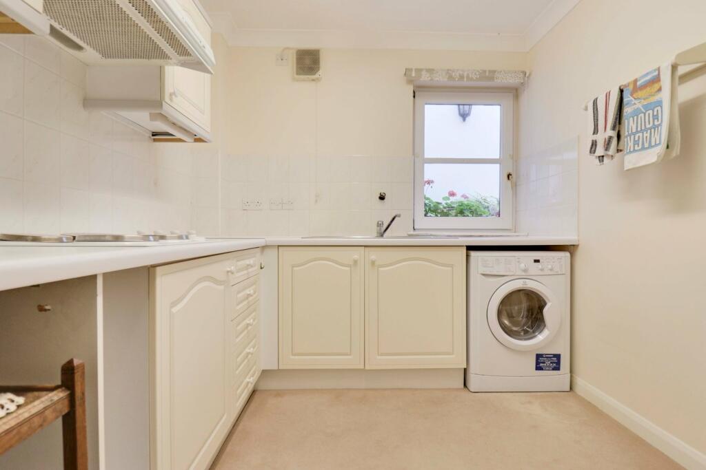 Additional property image - High Wych Road, Sawbridgeworth, CM21
