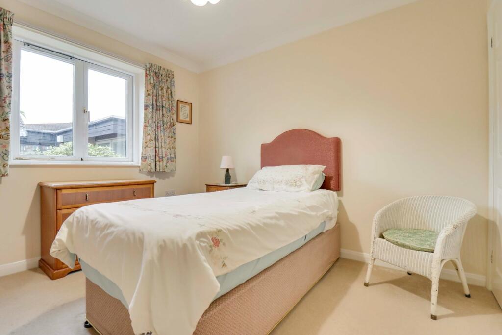 Additional property image - High Wych Road, Sawbridgeworth, CM21