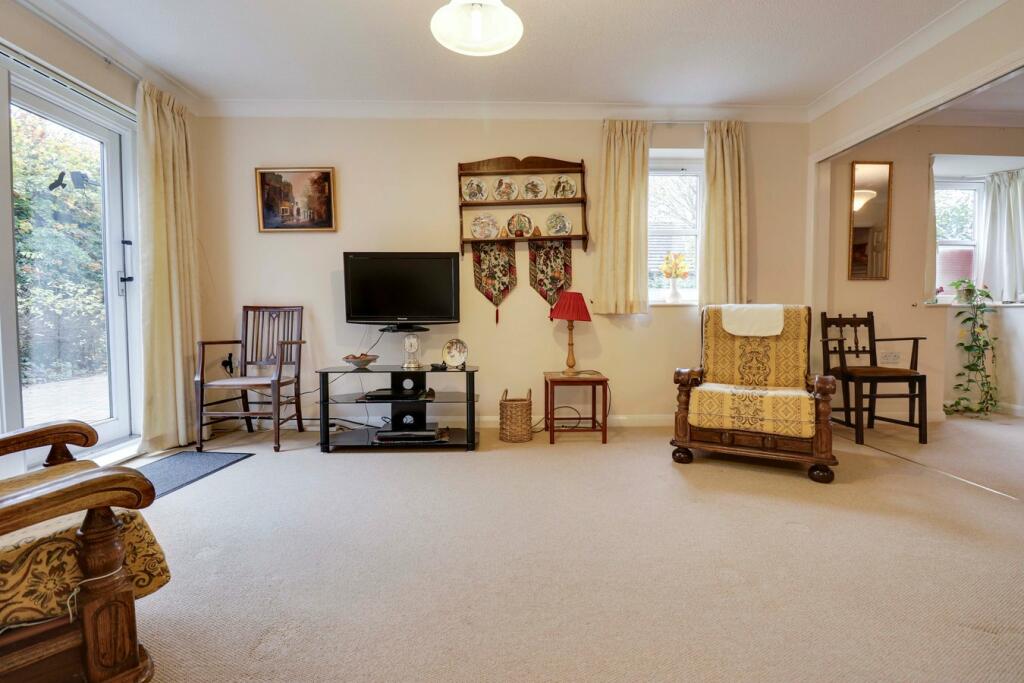 Additional property image - High Wych Road, Sawbridgeworth, CM21