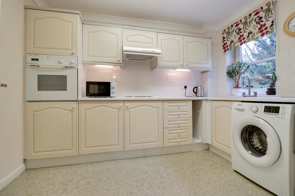 Additional property image - High Wych Road, Sawbridgeworth, CM21