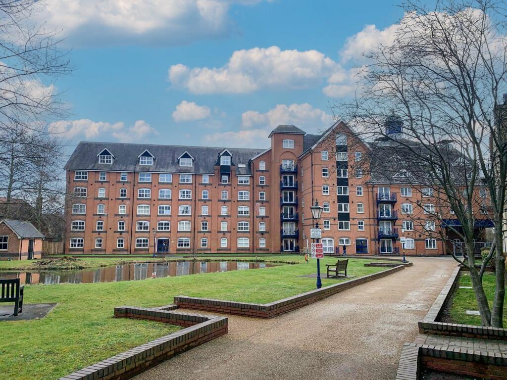 1 bedroom apartment for sale in Sheering Lower Road, Sawbridgeworth, CM21