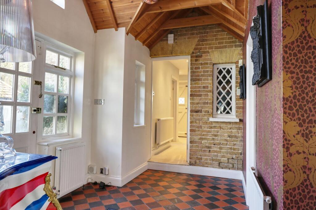 Additional property image - Old Harlow, CM17