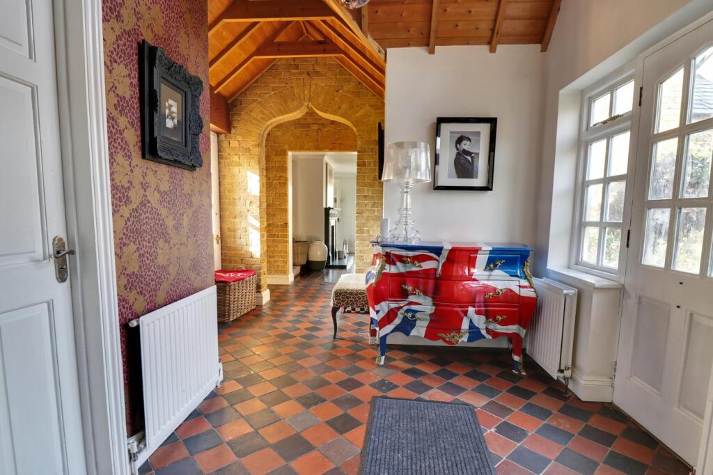 Additional property image - Old Harlow, CM17
