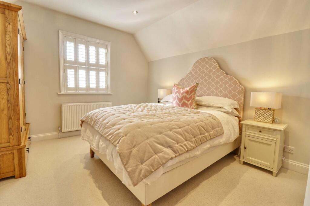 Additional property image - Old Harlow, CM17