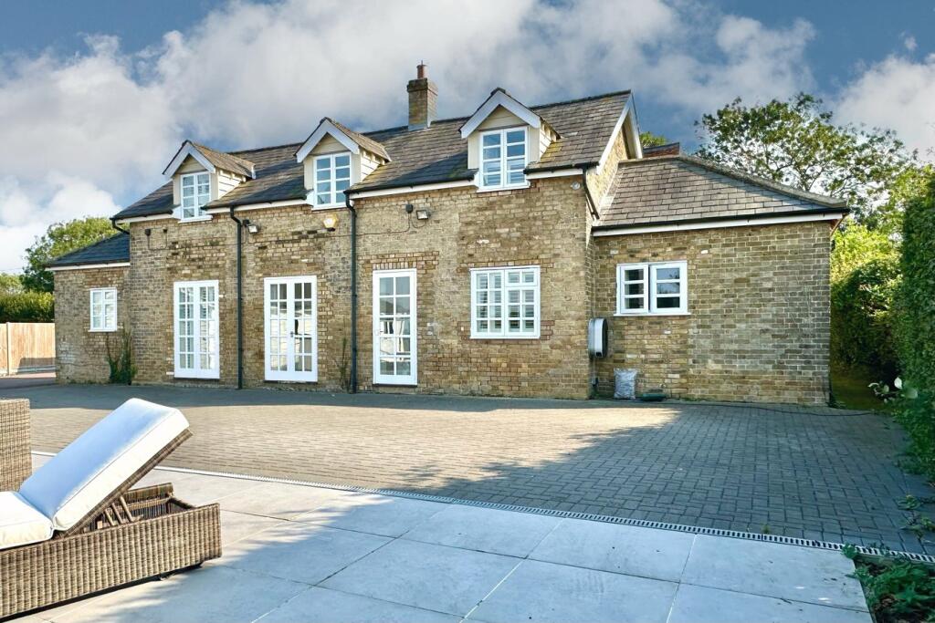 Additional property image - Old Harlow, CM17