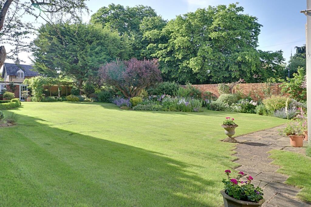 Additional property image - Sheering Mill Lane, Sawbridgeworth, CM21