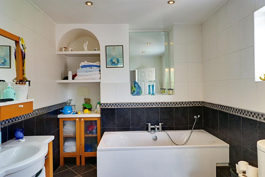 Additional property image - Essex, DUNMOW, CM6