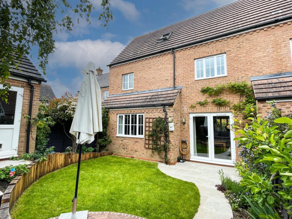Additional property image - Hurn Grove, Bishop's Stortford, CM23