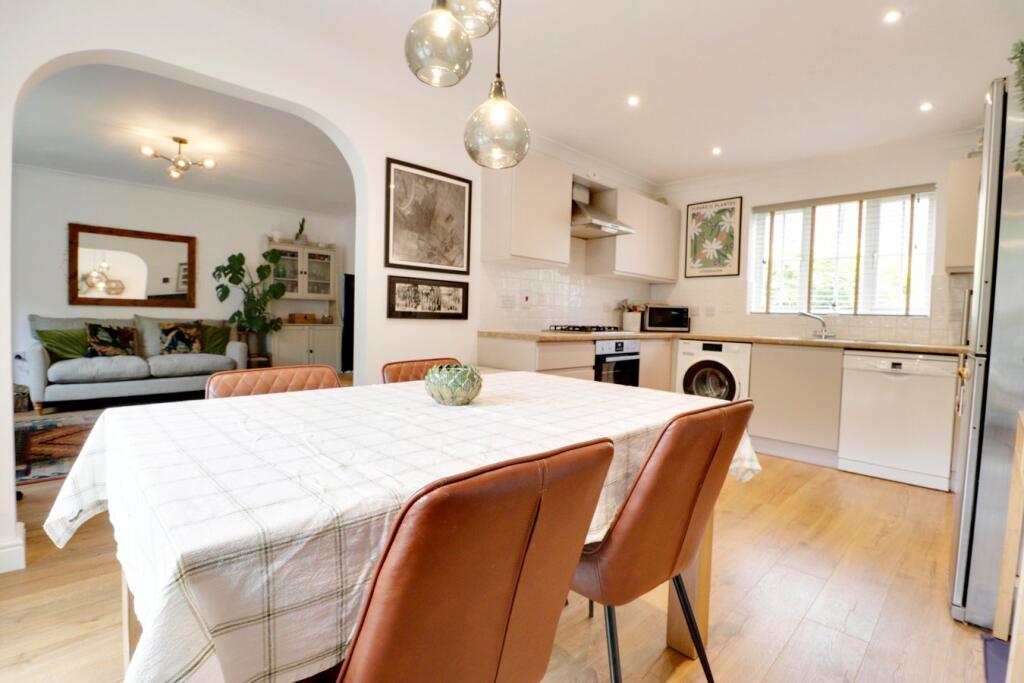 Additional property image - Hurn Grove, Bishop's Stortford, CM23