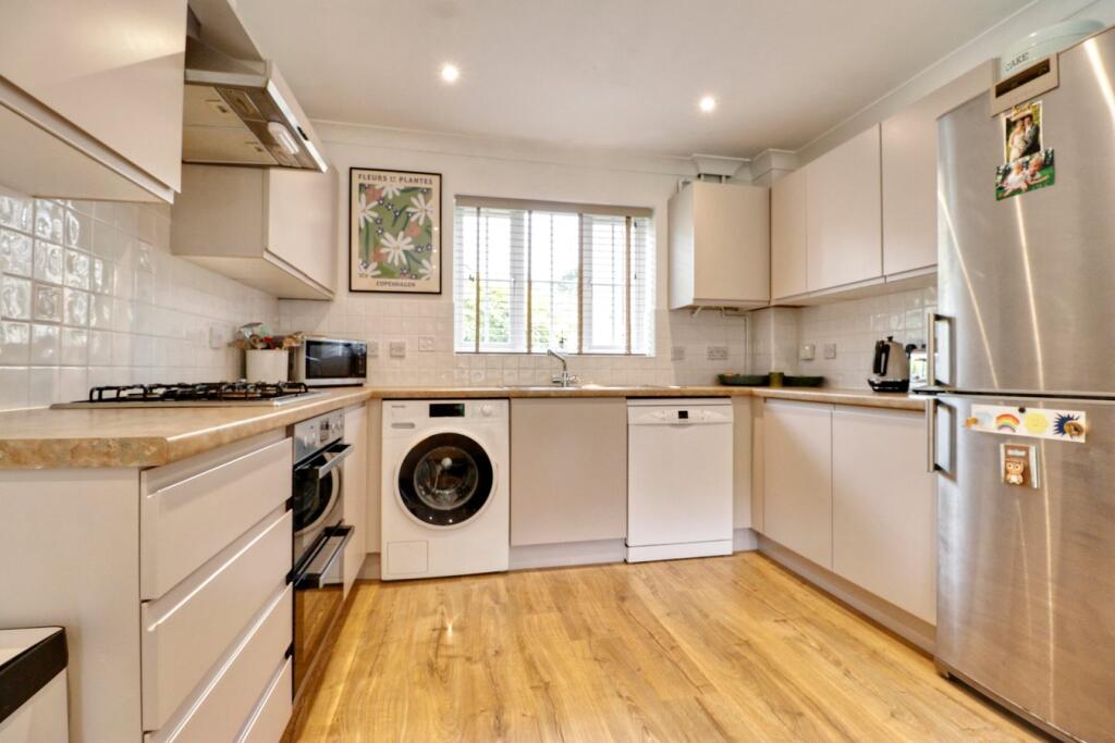 Additional property image - Hurn Grove, Bishop's Stortford, CM23