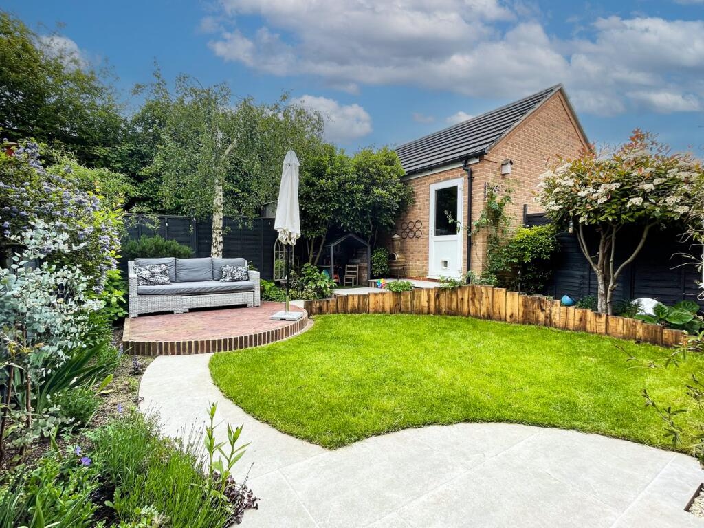 Additional property image - Hurn Grove, Bishop's Stortford, CM23