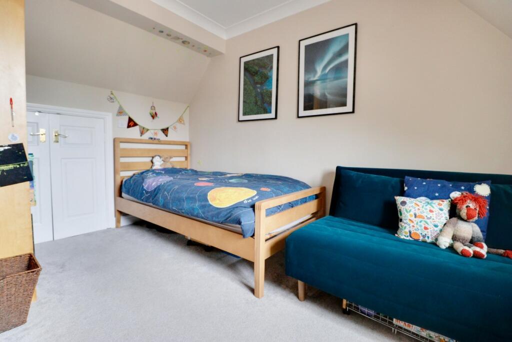 Additional property image - Hurn Grove, Bishop's Stortford, CM23