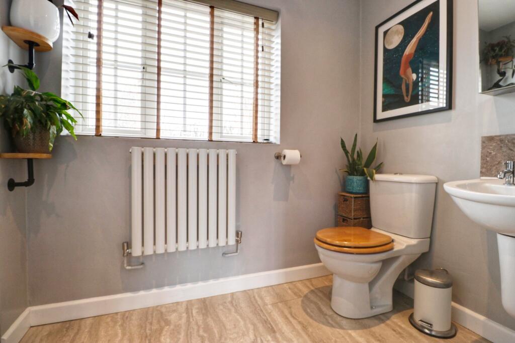 Additional property image - Hurn Grove, Bishop's Stortford, CM23