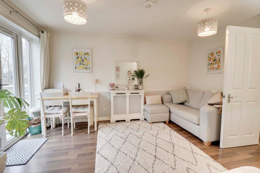 Additional property image - Cambridge Road, Harlow, CM20