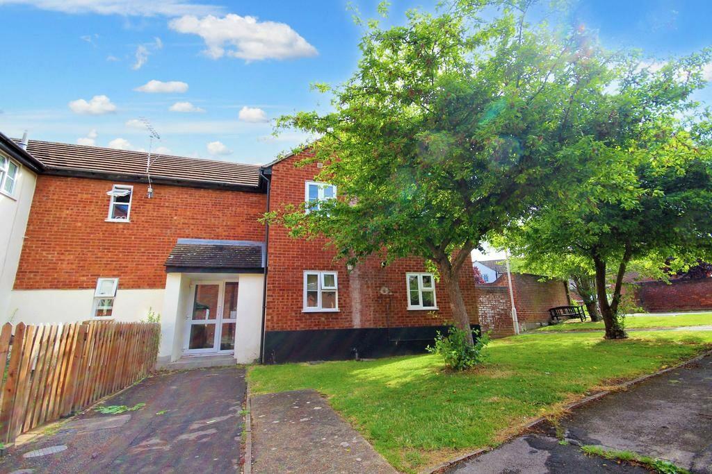 1 bedroom ground floor flat for rent in Belgrave Road, Billericay, CM12