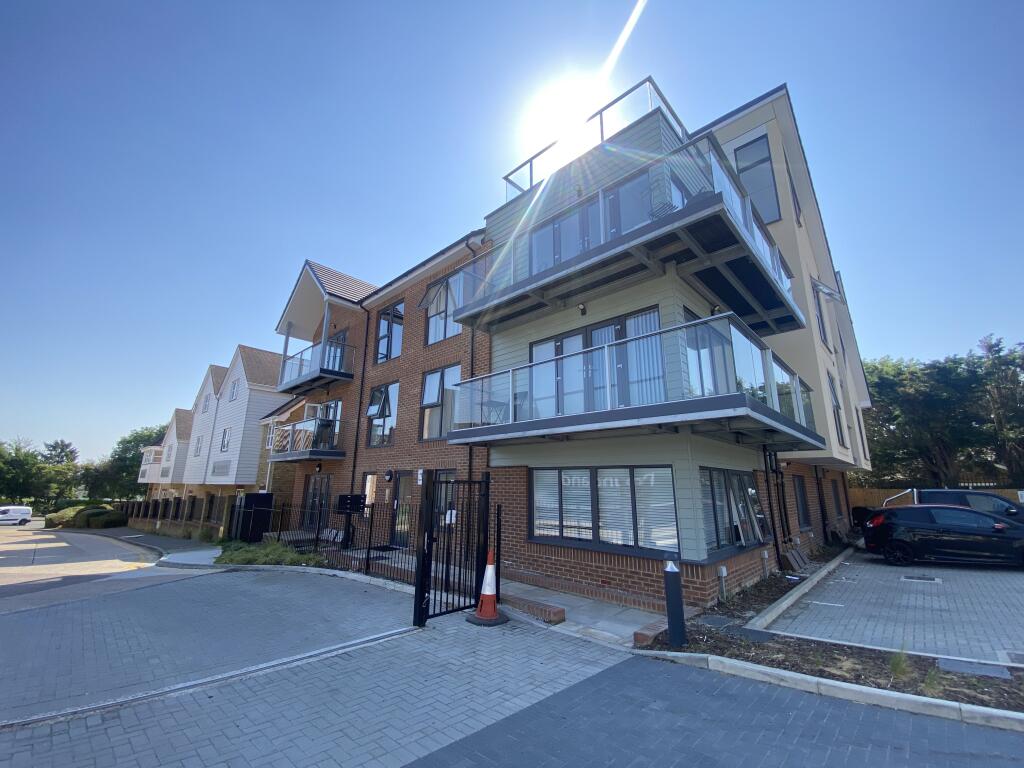 Main image of property: The Gatehouse, Eastwood Road, Rayleigh