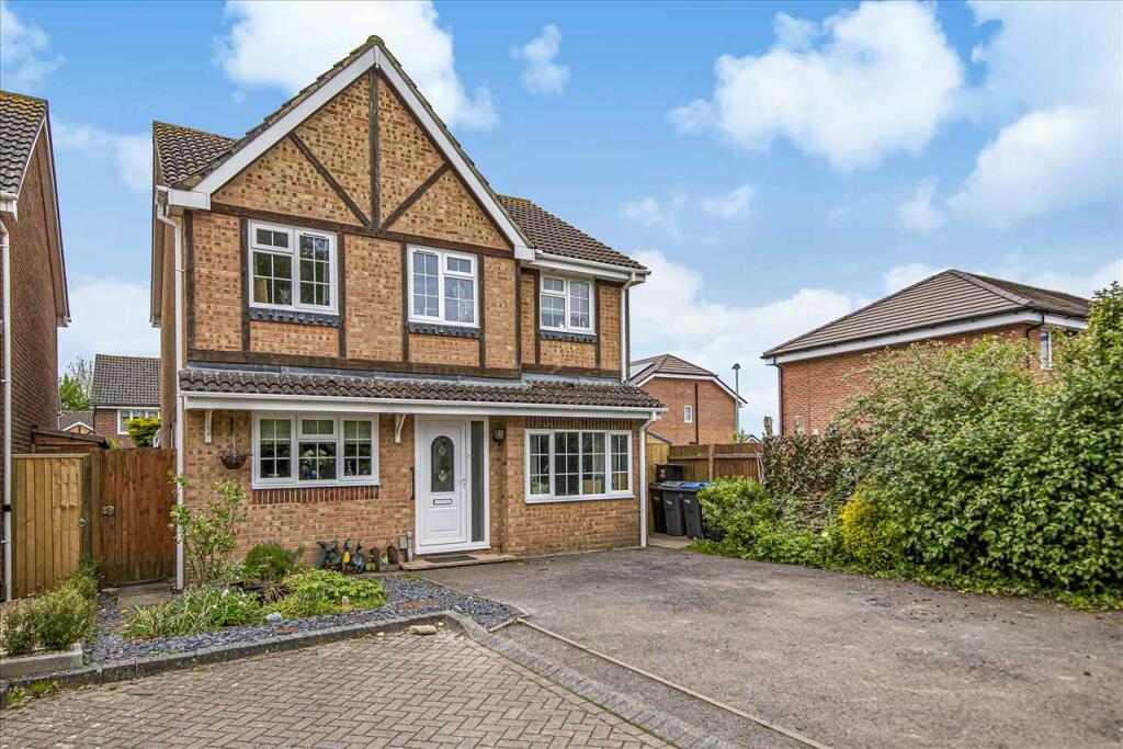 4 bedroom detached house for sale in Teasel Close, Ludgershall, SP11