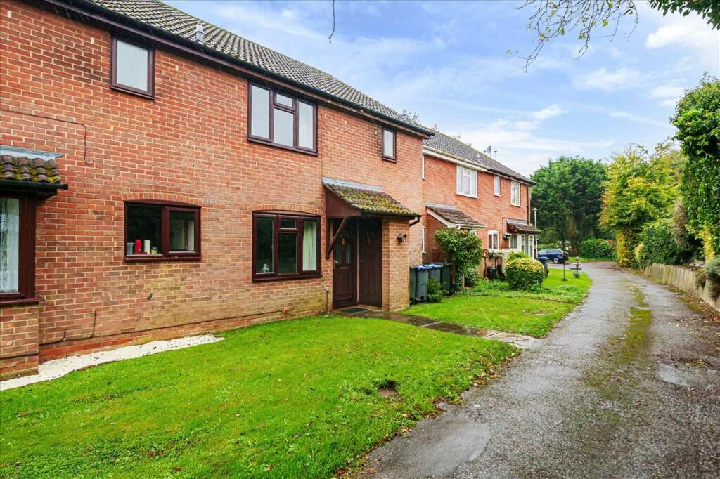 1 bedroom terraced house for sale in Eleanor Court, Ludgershall, SP11