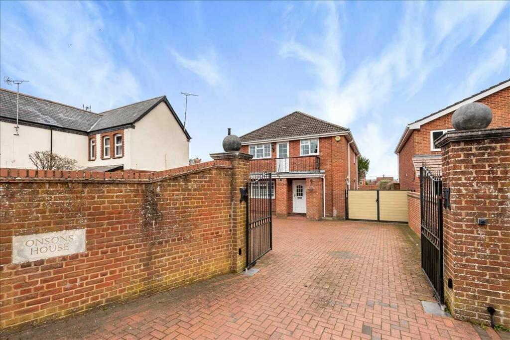 4 bedroom detached house for sale in Andover Road, Ludgershall,, SP11