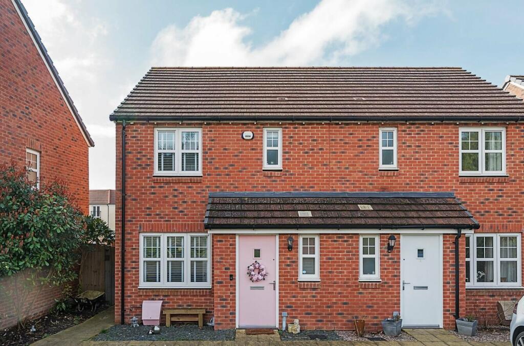 3 bedroom semidetached house for sale in Beale Road, Tidworth, SP9