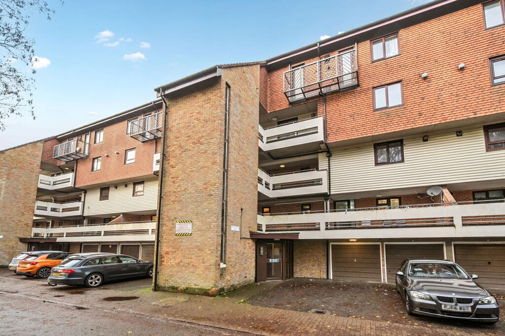 Main image of property: Kingsway Gardens, Andover, SP10 4BJ