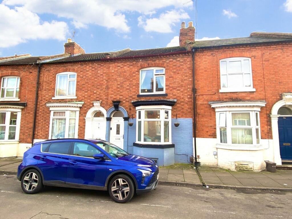 2 bedroom terraced house for sale in Road, The Mounts