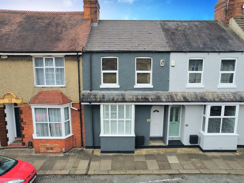 3 bedroom terraced house for sale in Sandringham Road, Abington, Northampton NN1
