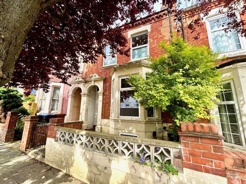 3 bedroom terraced house for sale in Bostock Avenue, Abington