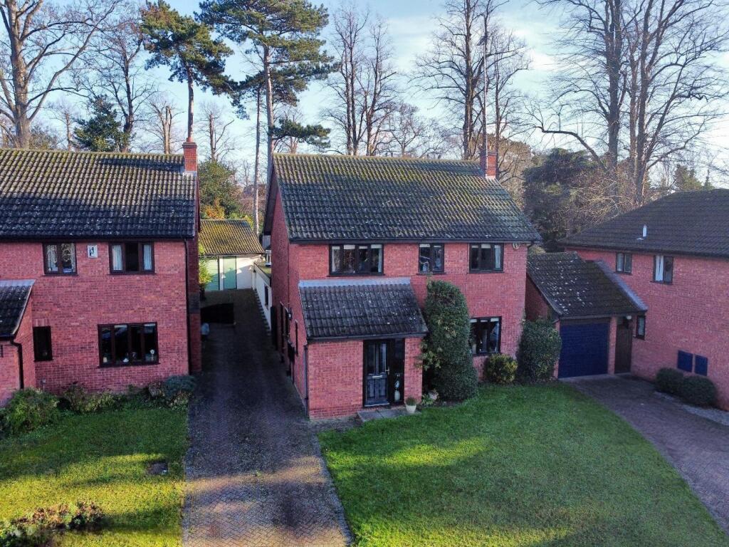 Main image of property: The Avenue, Cliftonville, Northampton NN1