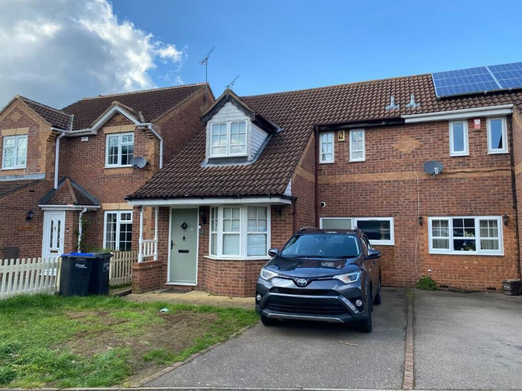 3 bedroom semidetached house for sale in Gallery Close, Southfields