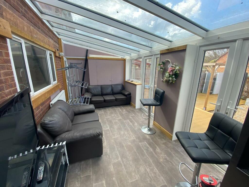 3 bedroom semidetached house for sale in Gallery Close, Southfields